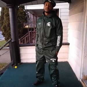 Meet your Posher, Dillon